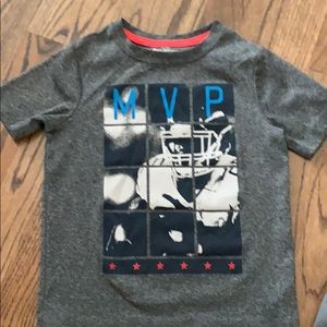 OshKosh bgosh boys 5 shirt sleeve Dri fit shirt.